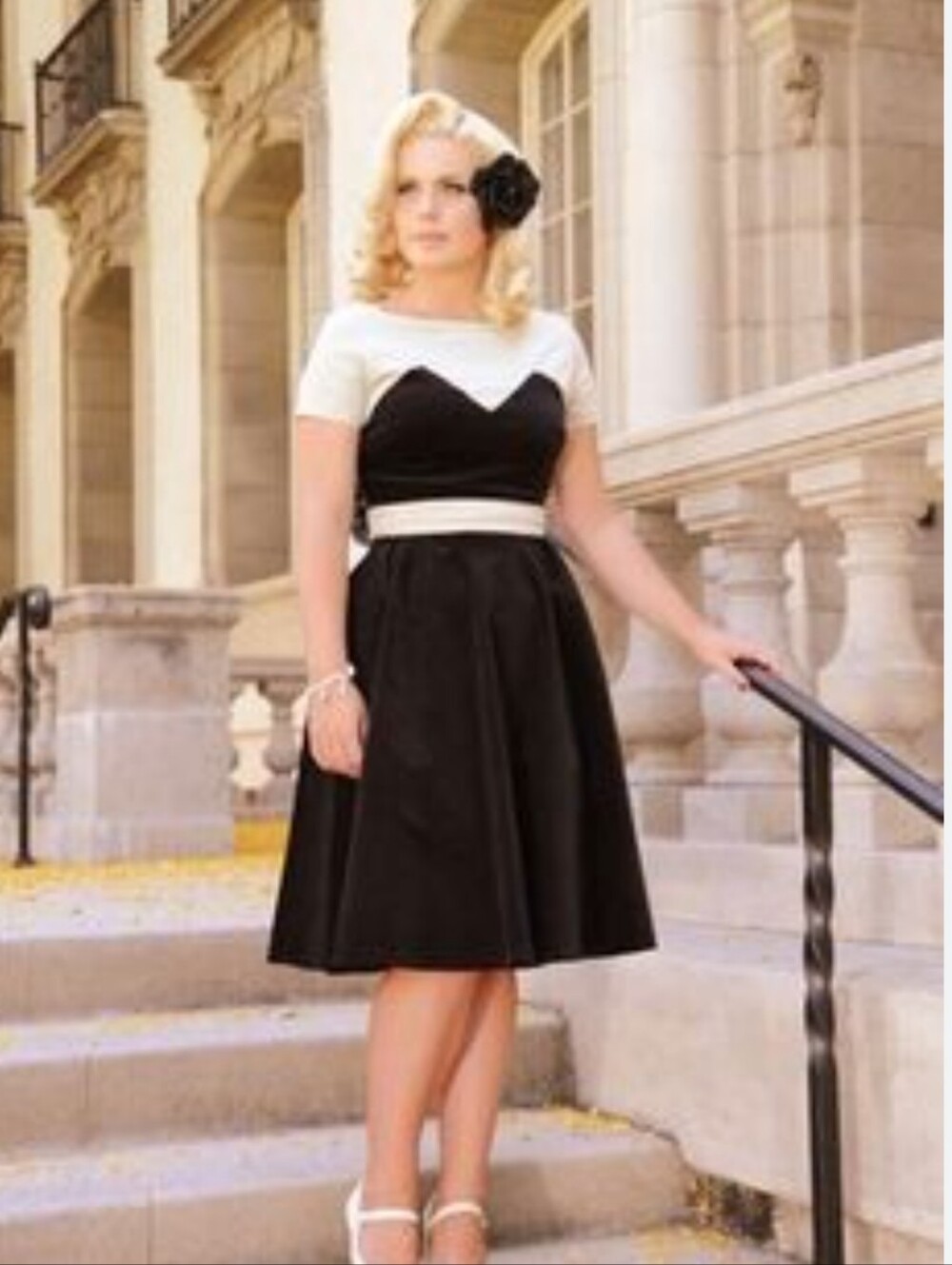 Laura Byrnes Black Label Pin Up Couture "Amanda" Velvet Fit'n'Flare Midi Large